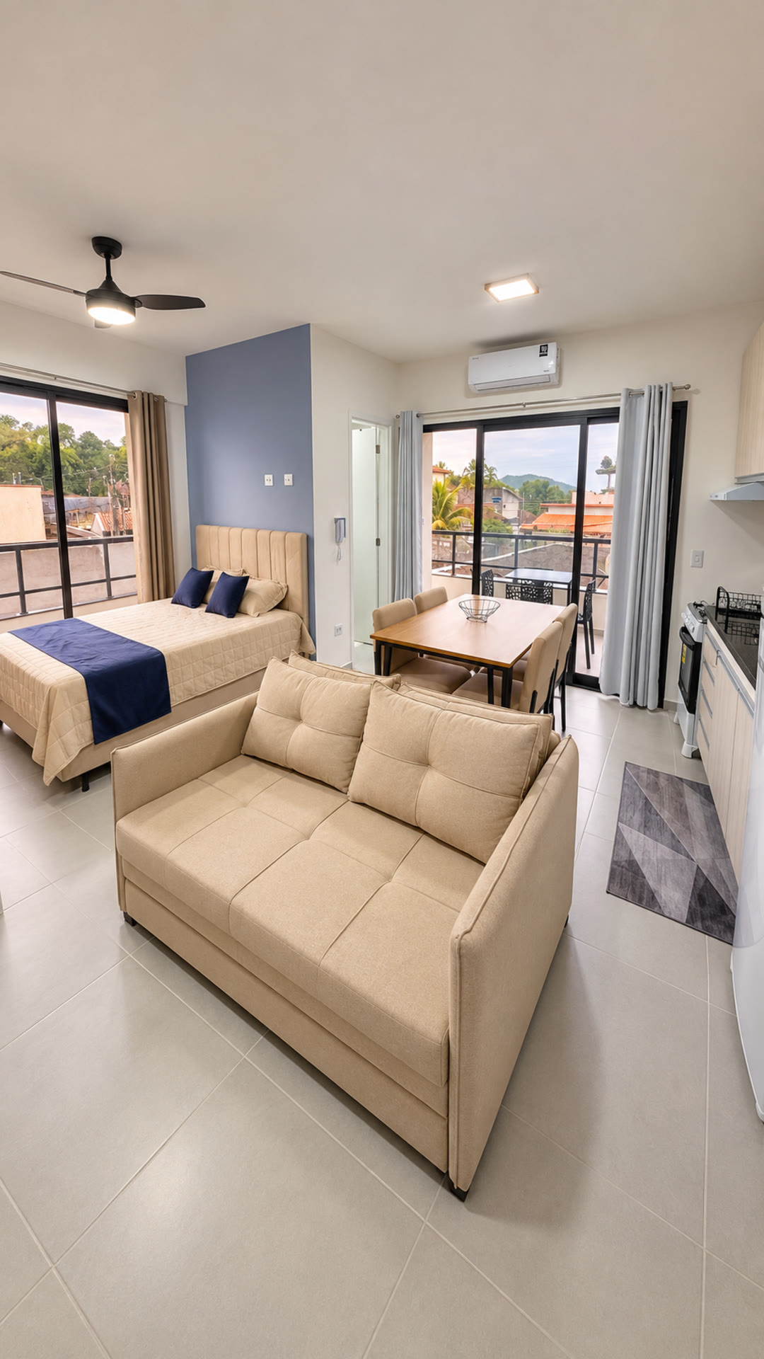 Studio mobiliado a um quarteirão da praia