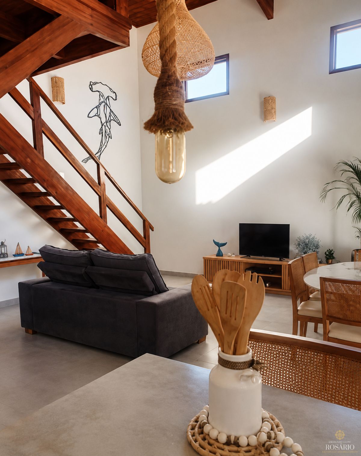 Sala e escada